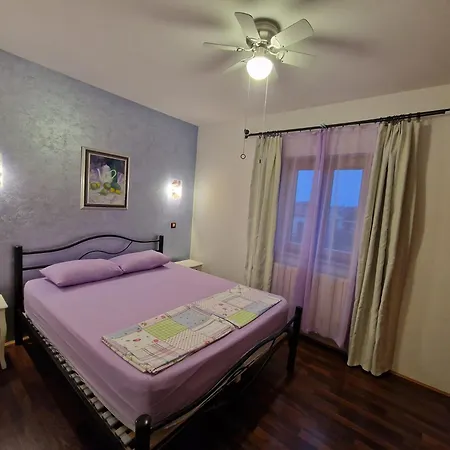 Apartman Adri *